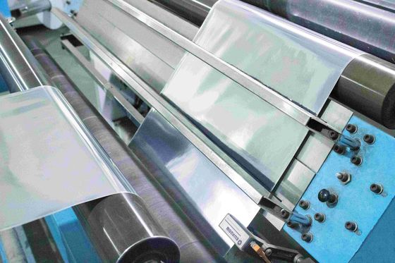 Étiquette en rouleau BOPP transparente Matériaux autocollant 50 μm Épaisseur de face Adhésif acrylique