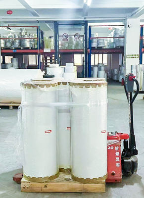 Étiquettes adhésives en rouleau jumbo transparentes en BOPP