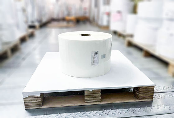 Étiquettes en rouleau BOPP transparentes Matériaux adhésifs acryliques résistants aux rayures
