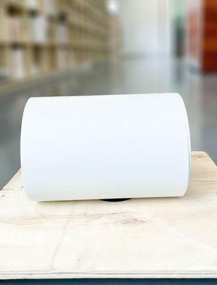 Papier synthétique auto-adhésif en polypropylène, étiquettes imperméables personnalisées collantes.