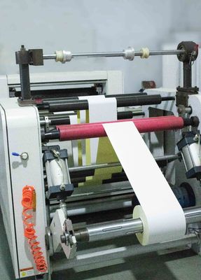 Étiquette de papier en rouleaux de liaison recouverte d'acrylique adhésif SGS certifié imperméable