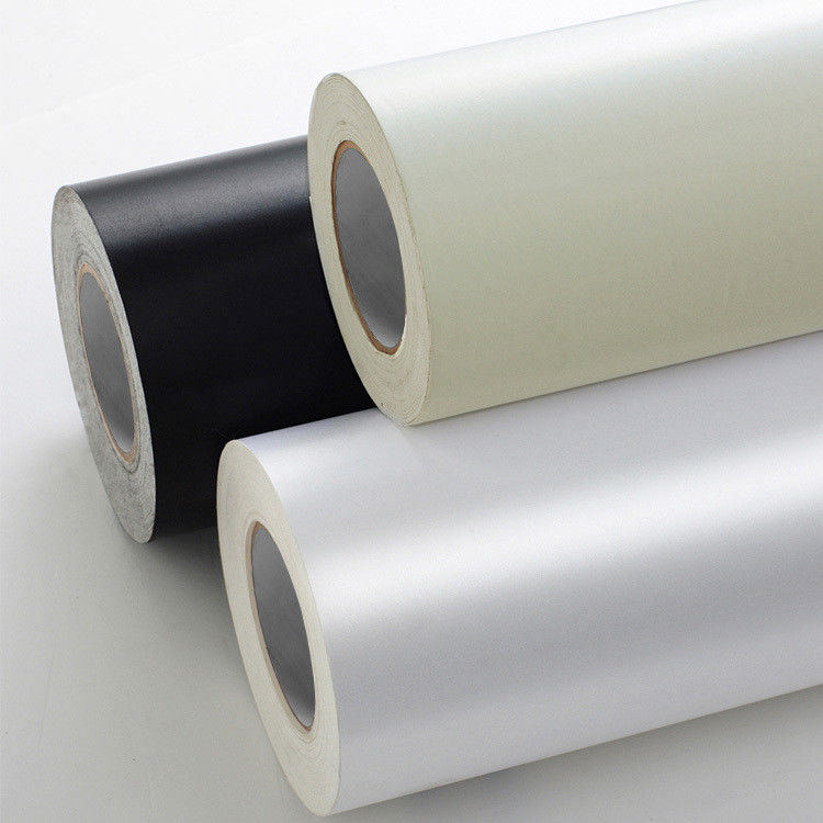 Papier recouvert de 80 gm en blanc avec une épaisseur de doublure de 53±5% et une adhésion initiale ≥ 15 N