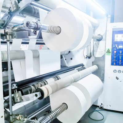 Bon prix Étiquette en rouleau de papier revêtu de colle mobile 80 u Épaisseur de surface Adhésif en ligne